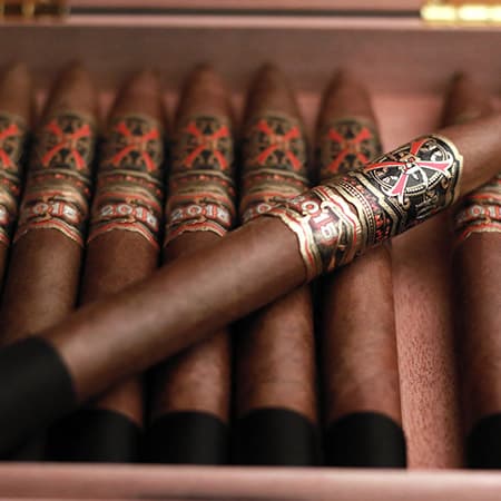 Fuente-_0009_FFOX-rare-black-torpedo-2020-box2